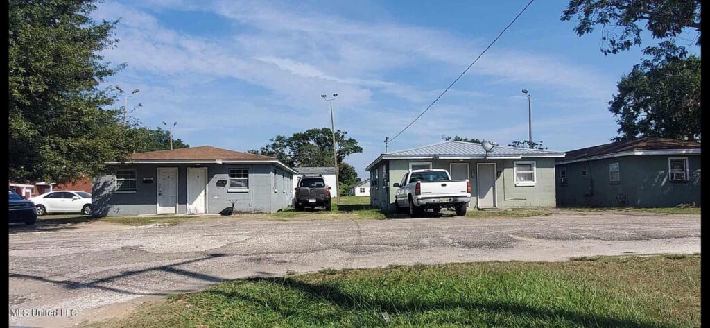 9 Unit MF $200K cash offer; ARV = $285K