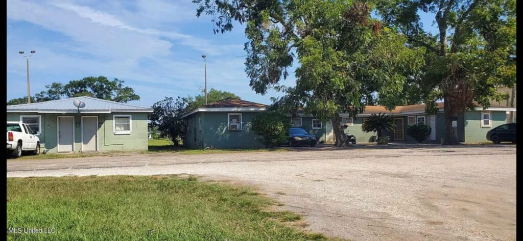 9 Unit MF $200K cash offer; ARV = $285K